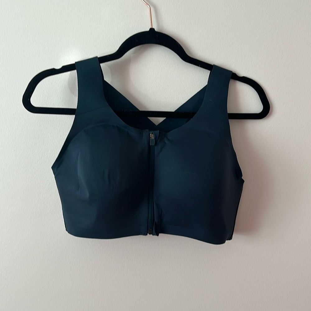 New lululemon front zip shorts bra with cross back. Great condition